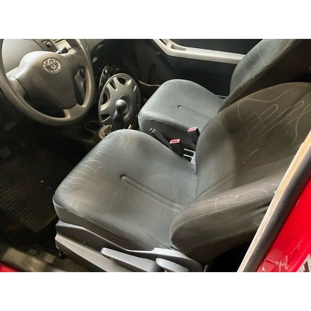 Toyota Linea Terra Yaris 1.0 VVTi [SC]