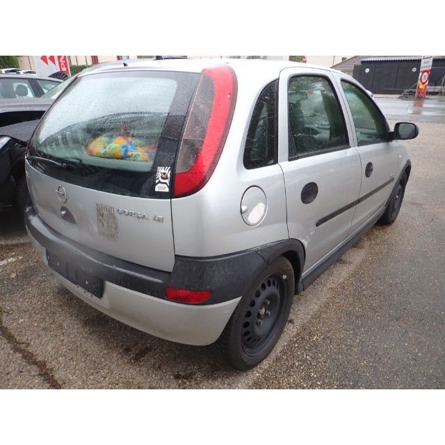 Opel 1.2i 16V Young Corsa [SC]