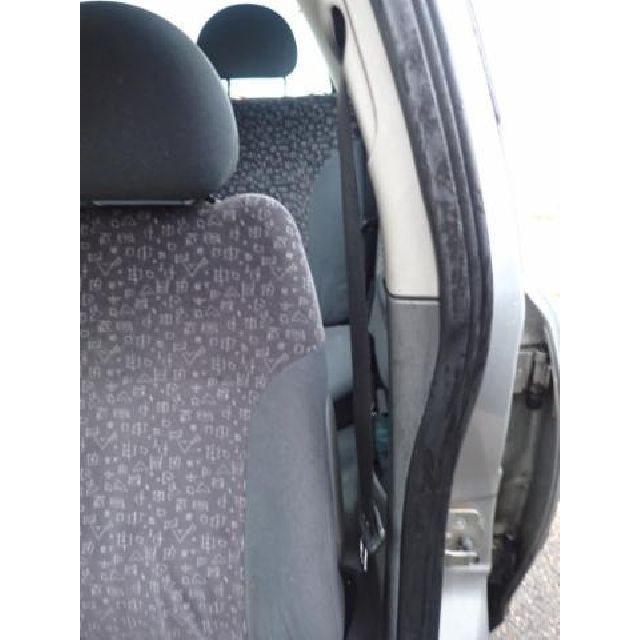 Opel 1.2i 16V Young Corsa [SC]