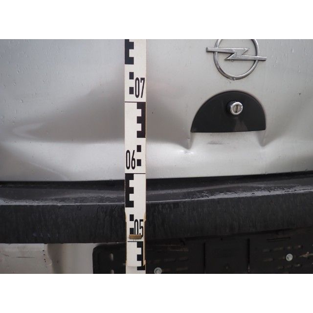Opel 1.2i 16V Young Corsa [SC]