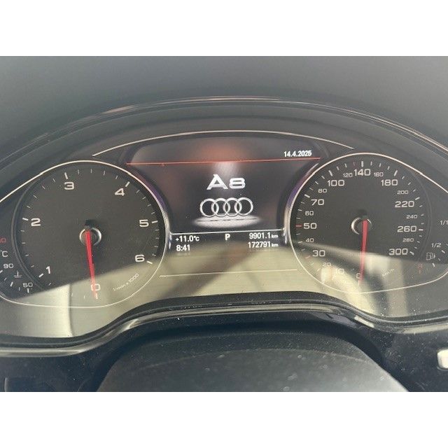 Audi 3.0 V6 TDI quattro TTronic A8 [SC]
