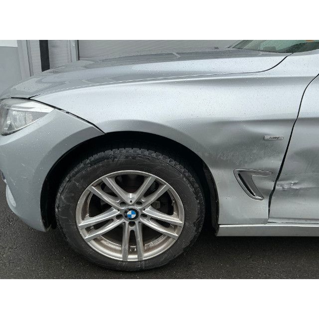 BMW 320d xDrive 320d [SC]
