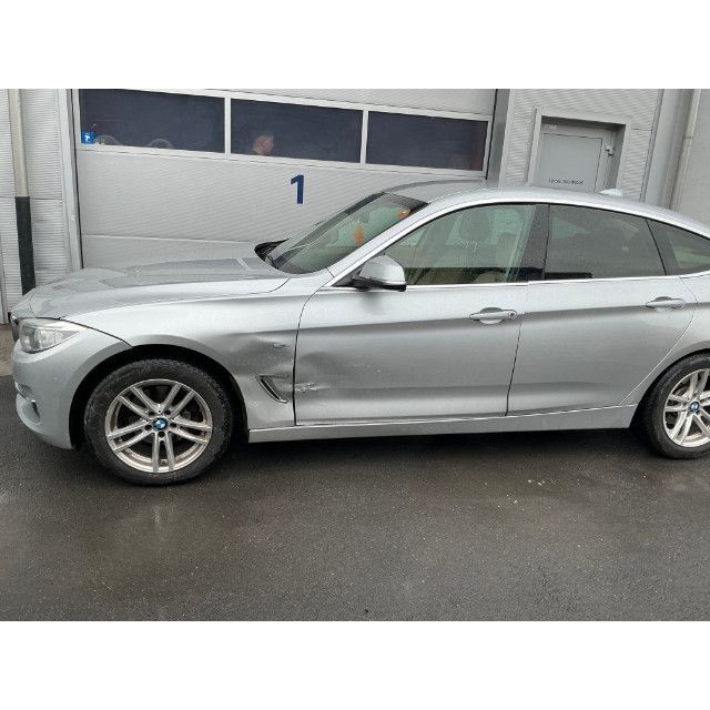 BMW 320d xDrive 320d [SC]
