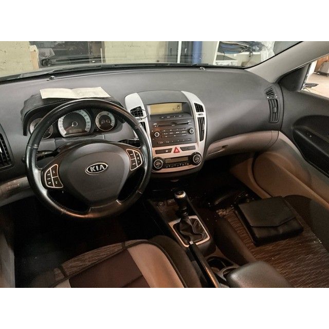 Kia 1.6 CVVT Trend Cee'd [SC]