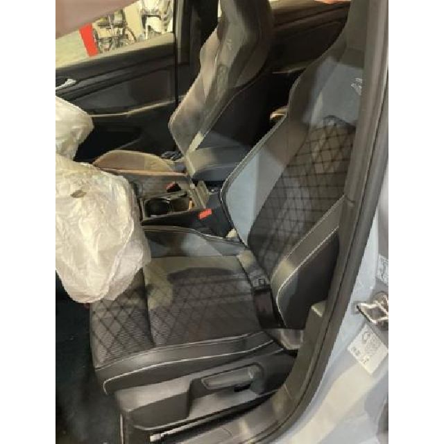 VW 1.5 eTSI RLine DSG Golf VIII [SC]