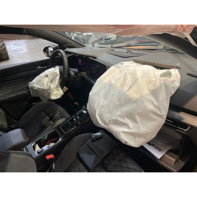 VW 1.5 eTSI RLine DSG Golf VIII [SC]