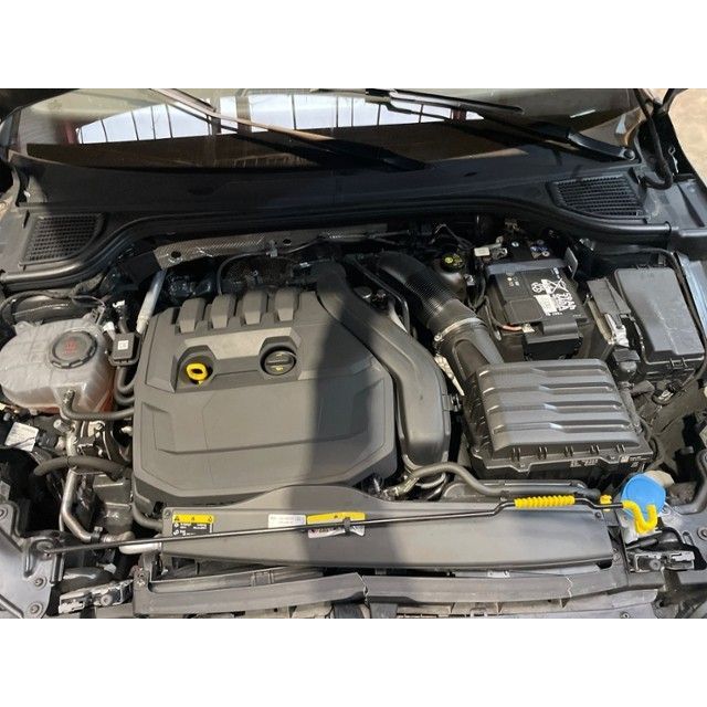 VW 1.5 eTSI RLine DSG Golf VIII [SC]
