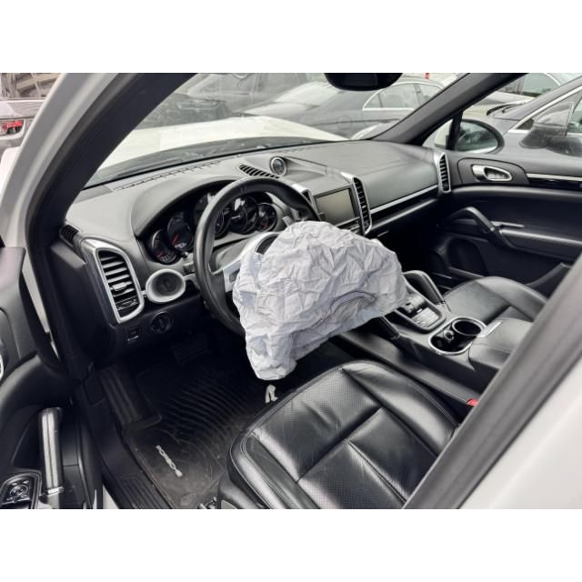 Porsche 3.0 V6 TDI TipT Cayenne [SC]