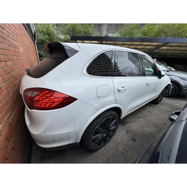 Porsche 3.0 V6 TDI TipT Cayenne [SC]