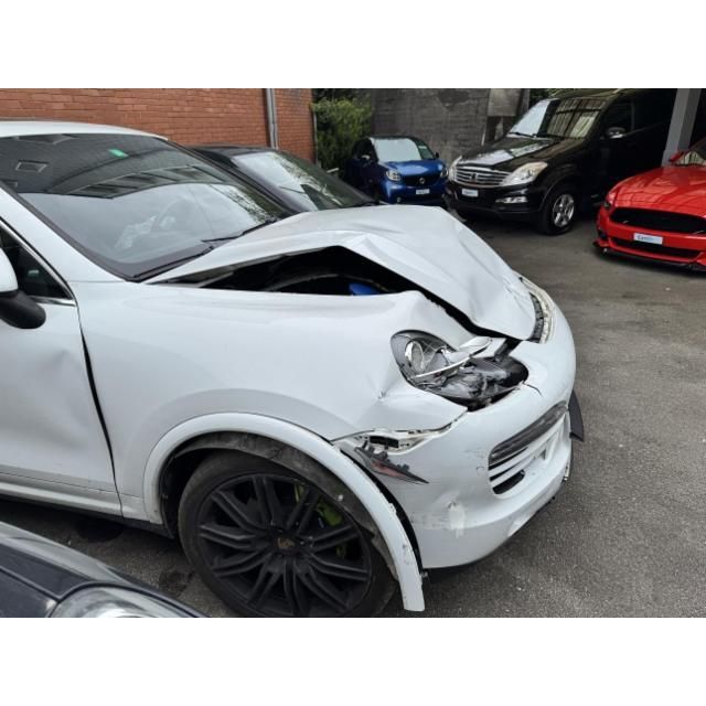 Porsche 3.0 V6 TDI TipT Cayenne [SC]