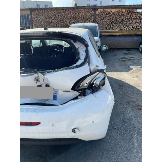 Peugeot 1.6 BlueHDI business 208 [SC]