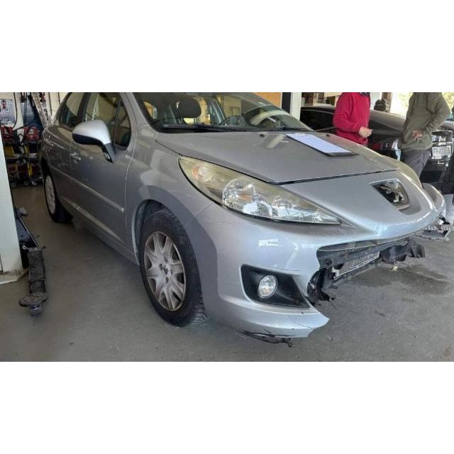 Peugeot 1.4 16V 95 Active 207 [SC]