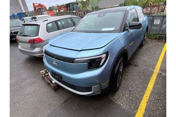 Ford Extended Range Premium AWD Explorer [SC]