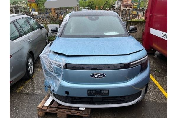 Ford Extended Range Premium AWD Explorer [SC]