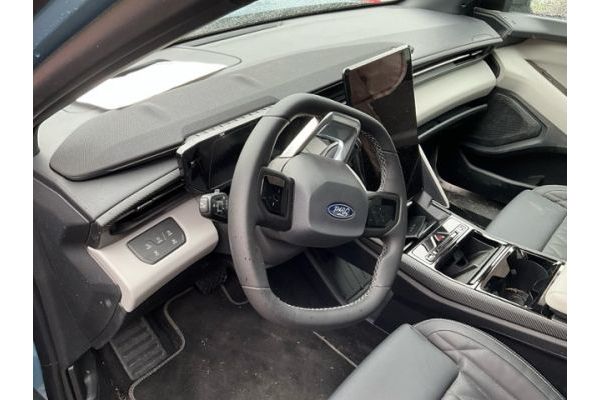 Ford Extended Range Premium AWD Explorer [SC]