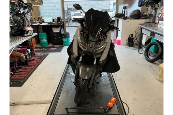 Yamaha 300 XMax CZD 300 XMax [SC]