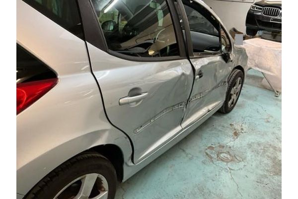 Peugeot 1.6 16V Trendy 207 SW [SC]