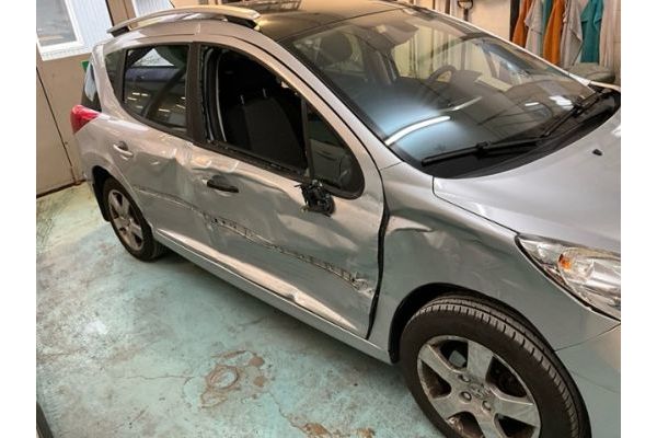 Peugeot 1.6 16V Trendy 207 SW [SC]