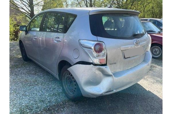 Toyota 1.8 VVTi Luna 7P Verso [SC]