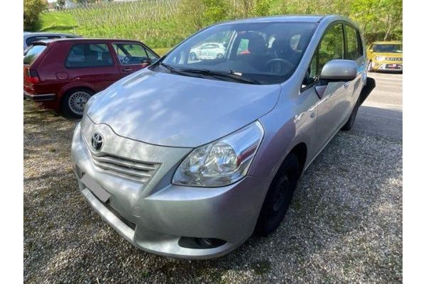 Toyota 1.8 VVTi Luna 7P Verso [SC]