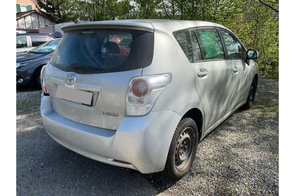 Toyota 1.8 VVTi Luna 7P Verso [SC]