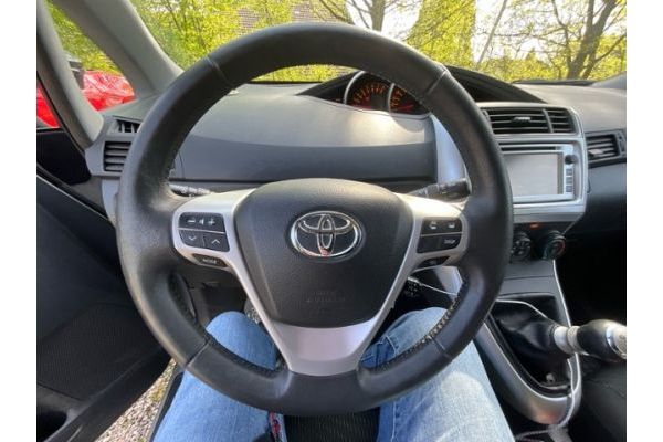 Toyota 1.8 VVTi Luna 7P Verso [SC]