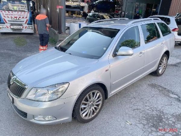 SKODA Octavia Combi 1.8 TSI Laurin Klement DSG, 160 PS [AZ]