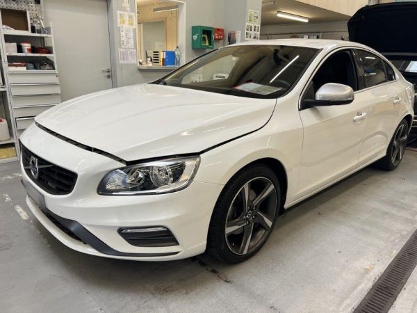 VOLVO S60 T3 Momentum RDesign Powershift, 150 PS [AZ]