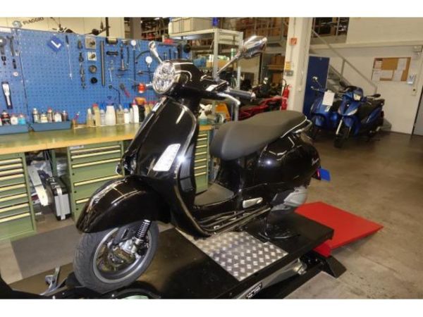 Piaggio ABS/ASR Vespa 310 GTS Super [SC]