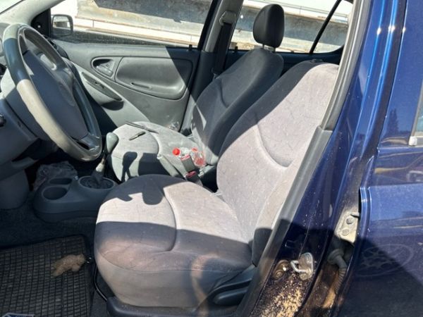 Toyota 1.0 16V Linea Luna Yaris [SC]