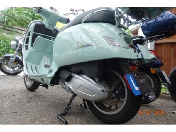 Piaggio ABS/ASR Vespa 300 i.e.GTS Super [SC]
