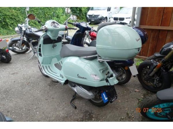 Piaggio ABS/ASR Vespa 300 i.e.GTS Super [SC]