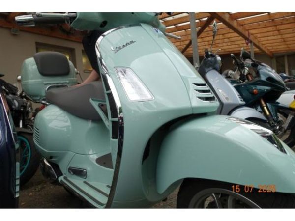 Piaggio ABS/ASR Vespa 300 i.e.GTS Super [SC]