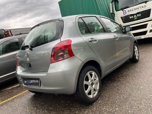 Toyota 1.3 16V Linea Luna Yaris [SC]