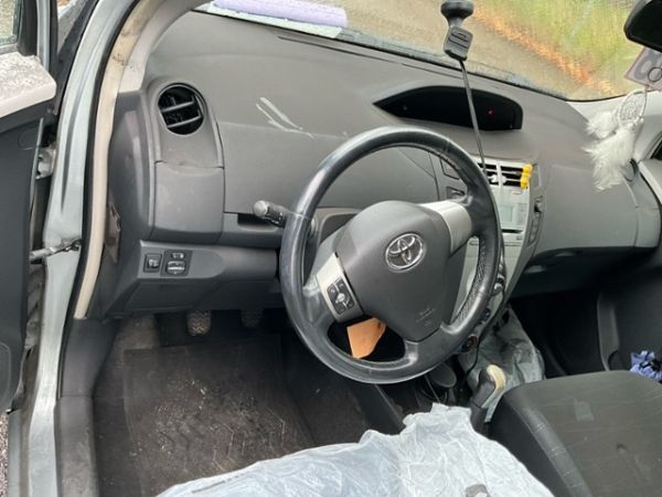 Toyota 1.3 16V Linea Luna Yaris [SC]