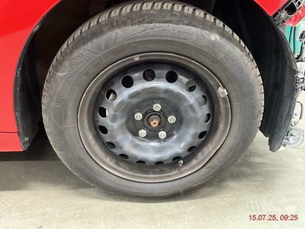 TOYOTA Yaris 1.5 Comfort eCVT, 93 PS [AZ]
