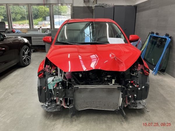 TOYOTA Yaris 1.5 Comfort eCVT, 93 PS [AZ]