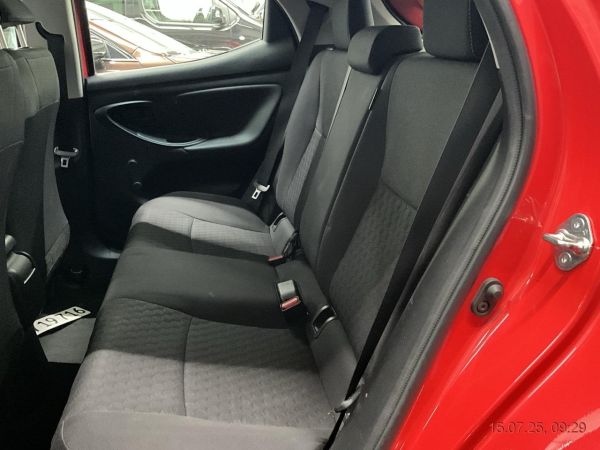 TOYOTA Yaris 1.5 Comfort eCVT, 93 PS [AZ]