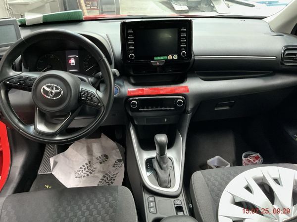 TOYOTA Yaris 1.5 Comfort eCVT, 93 PS [AZ]