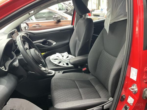 TOYOTA Yaris 1.5 Comfort eCVT, 93 PS [AZ]
