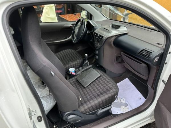 Toyota 1.0 VVTi Linea Terra iQ [SC]
