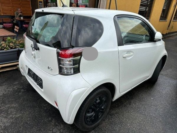 Toyota 1.0 VVTi Linea Terra iQ [SC]