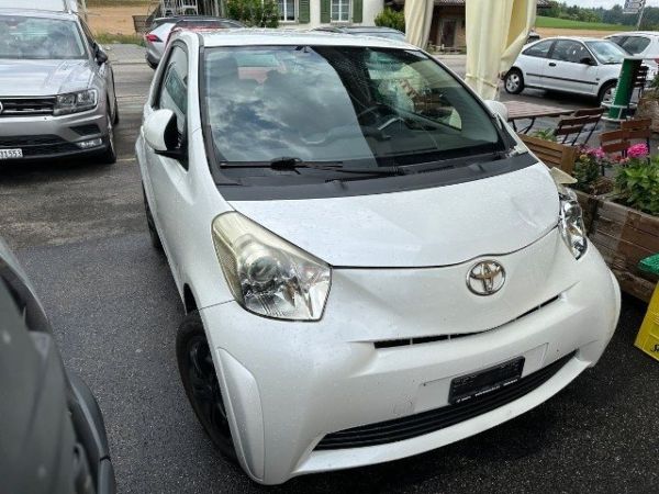 Toyota 1.0 VVTi Linea Terra iQ [SC]