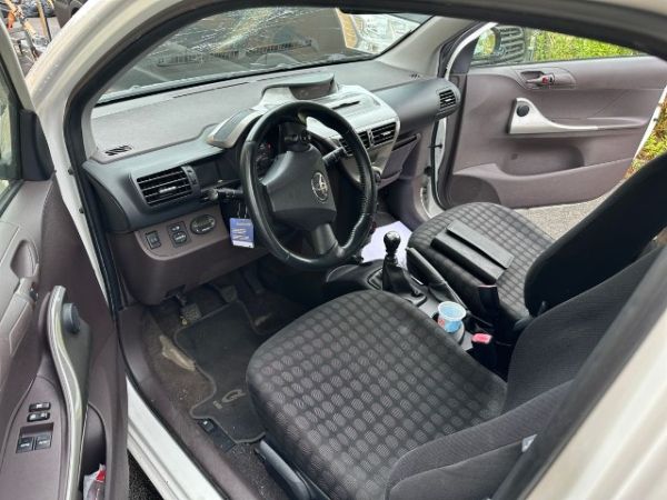 Toyota 1.0 VVTi Linea Terra iQ [SC]