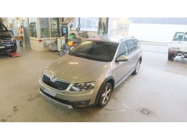 Skoda Stationswagen OCTAVIA SCOUT [SC]