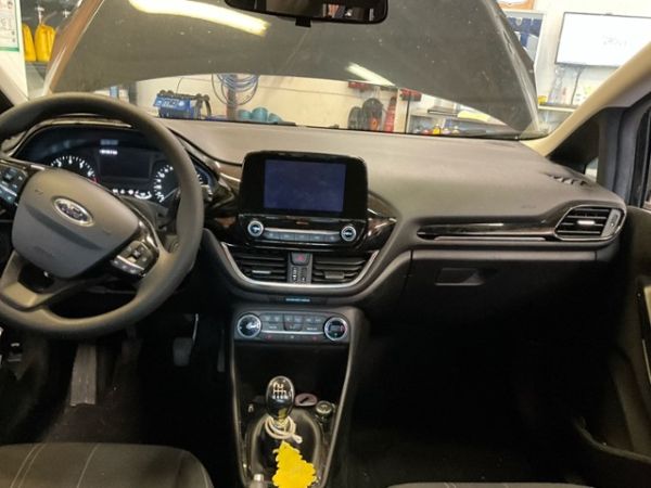 Ford Trend  MT Fiesta 1.0 EcoB  [SC]
