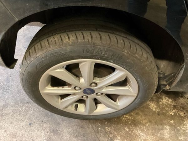 Ford Trend  MT Fiesta 1.0 EcoB  [SC]