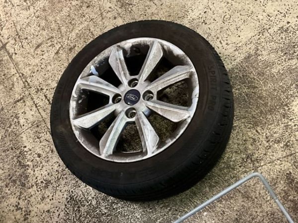 Ford Trend  MT Fiesta 1.0 EcoB  [SC]