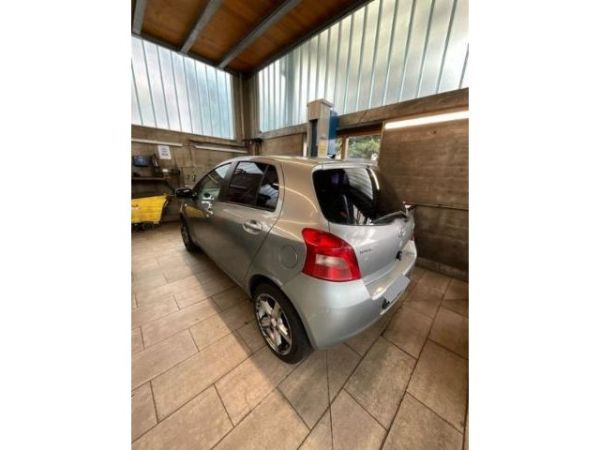 Toyota 1.3 16V Linea Sol Yaris [SC]