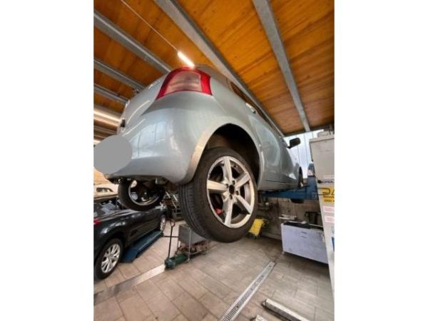 Toyota 1.3 16V Linea Sol Yaris [SC]